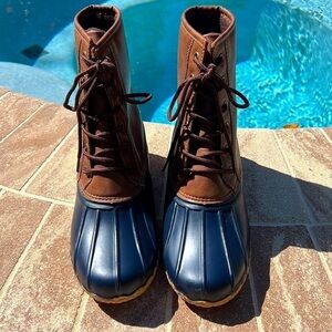 Adam Duck Boots Tan leather, blue rubber on bottom, Unisex NWOT HP 9/21